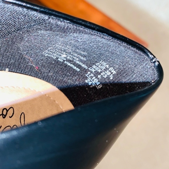 Dexflex Comfort Black Leather Pumps. - Picture 11 of 16